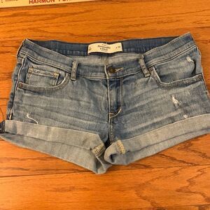 Abercrombie and Fitch size 28–6 Short shorts denim